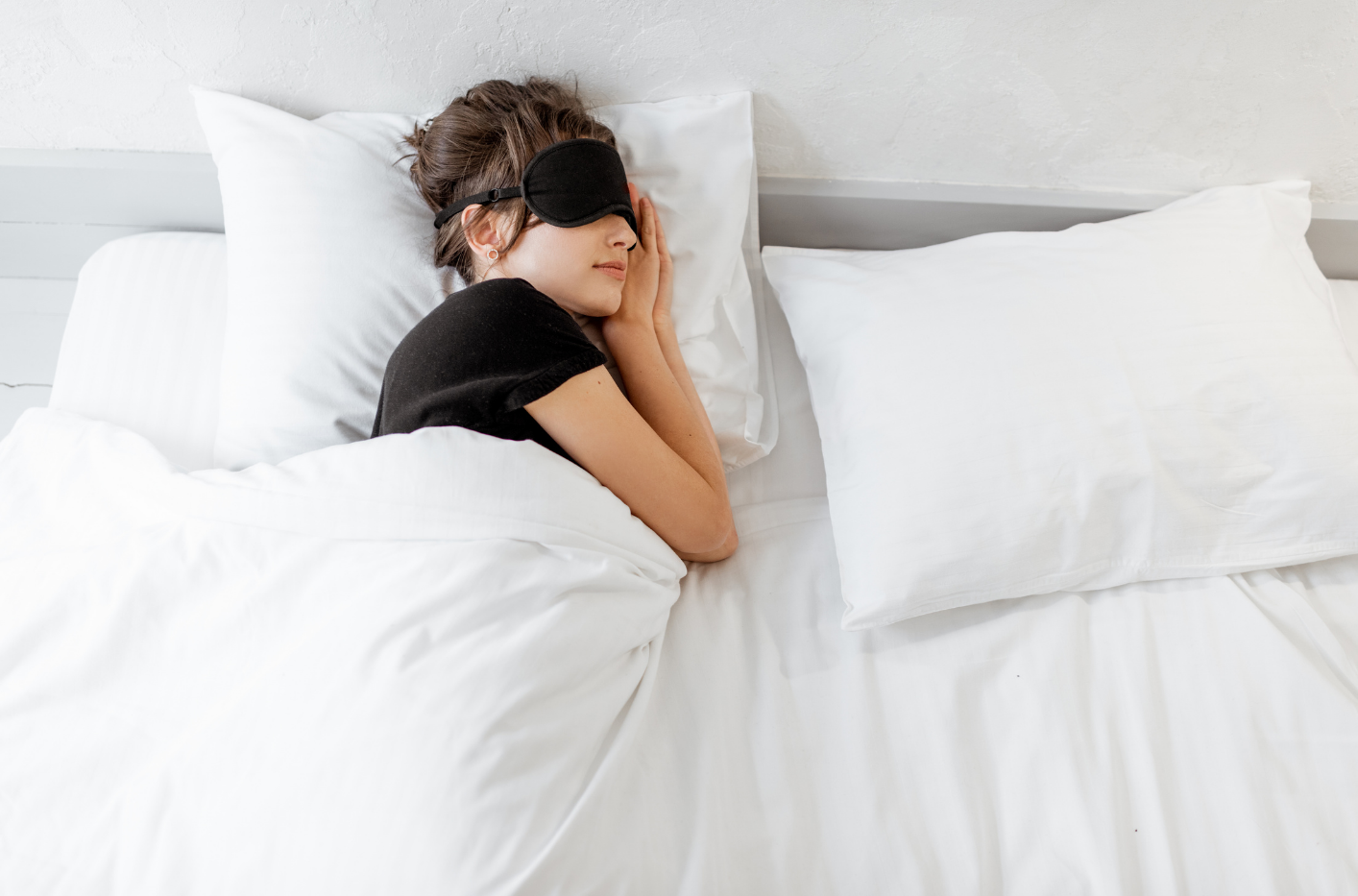 woman sleeping with sleep mask-1